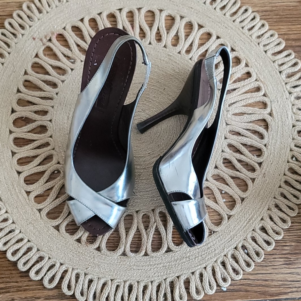 BCBG Silver Slingback Peeptoe Heels Size 5.5